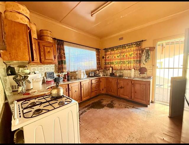 3 BEDROOM HOUSE FOR SALE IN VANDERBIJLPARK CE 2